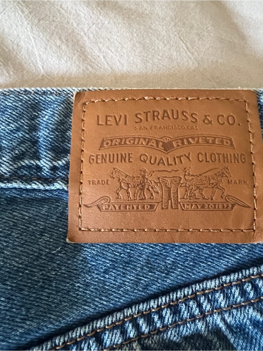Levi's Ripped Jeans - Picture 3 of 6